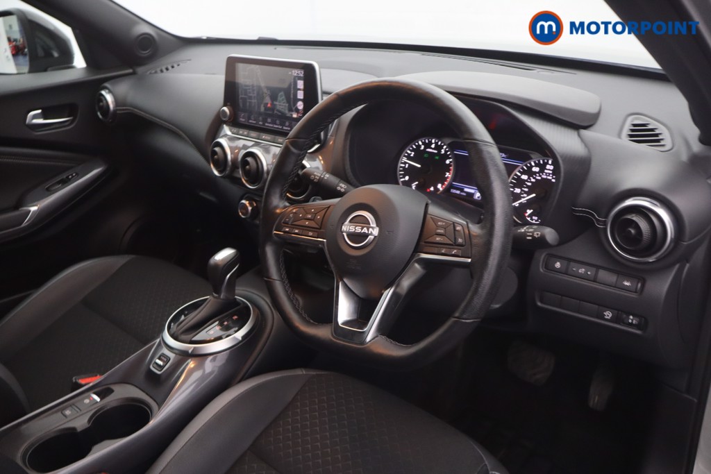 Nissan Juke N-Connecta Automatic Petrol SUV - Stock Number (1665706) - 1st supplementary image