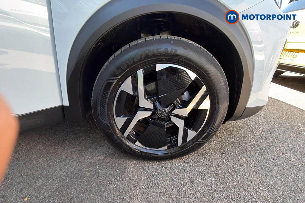 Peugeot 2008 Allure Manual Petrol SUV - Stock Number (1665903) - 36th supplementary image