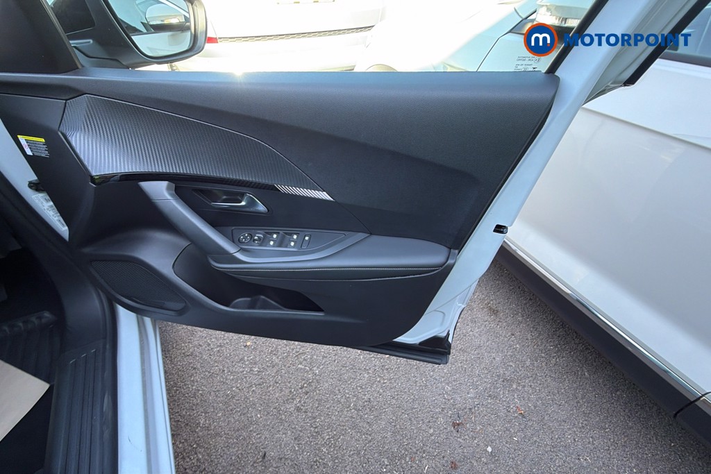 Peugeot 2008 Allure Manual Petrol SUV - Stock Number (1665903) - 37th supplementary image