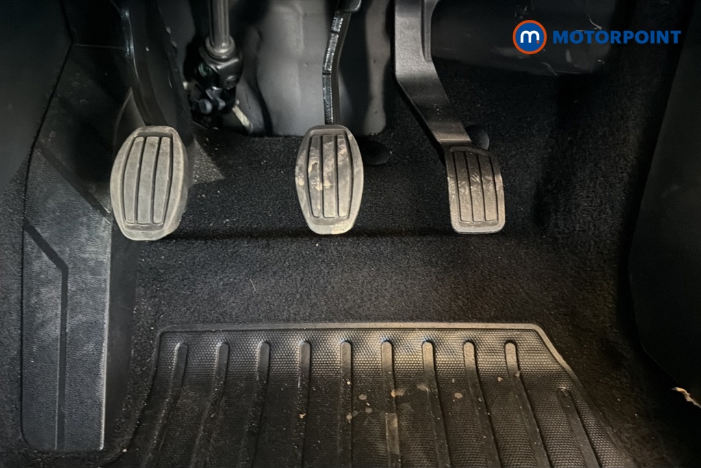 Peugeot 2008 Allure Manual Petrol SUV - Stock Number (1665904) - 24th supplementary image