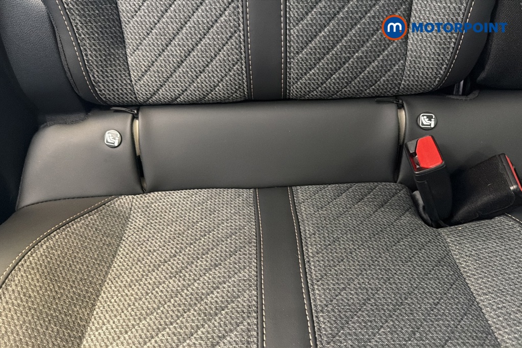 Peugeot 2008 Allure Manual Petrol SUV - Stock Number (1665904) - 27th supplementary image