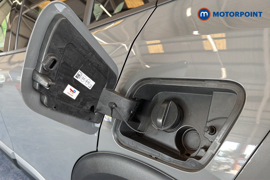 Peugeot 2008 Allure Manual Petrol SUV - Stock Number (1665922) - 41st supplementary image