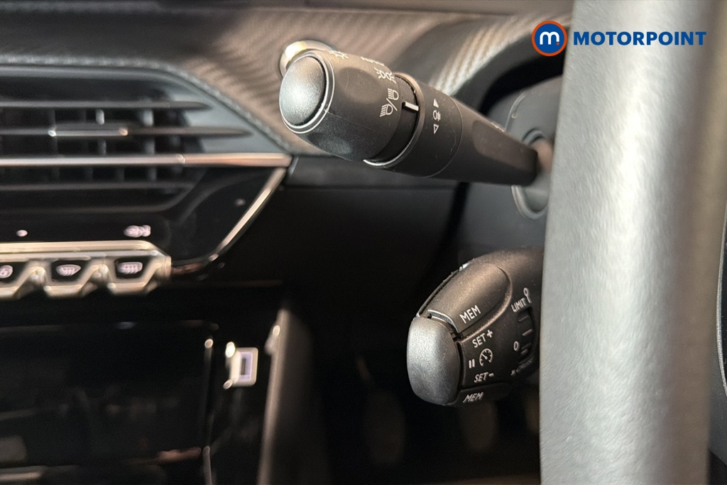 Peugeot 2008 Allure Manual Petrol SUV - Stock Number (1665925) - 5th supplementary image
