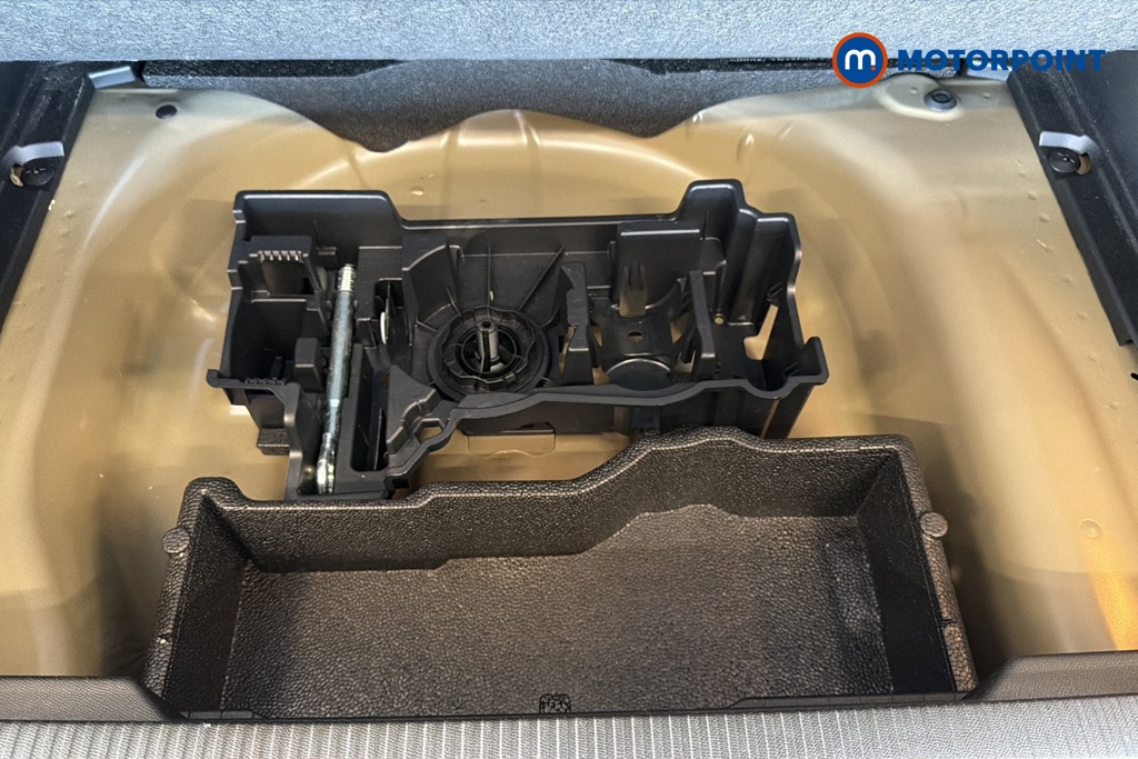 Peugeot 2008 Allure Manual Petrol SUV - Stock Number (1665925) - 33rd supplementary image