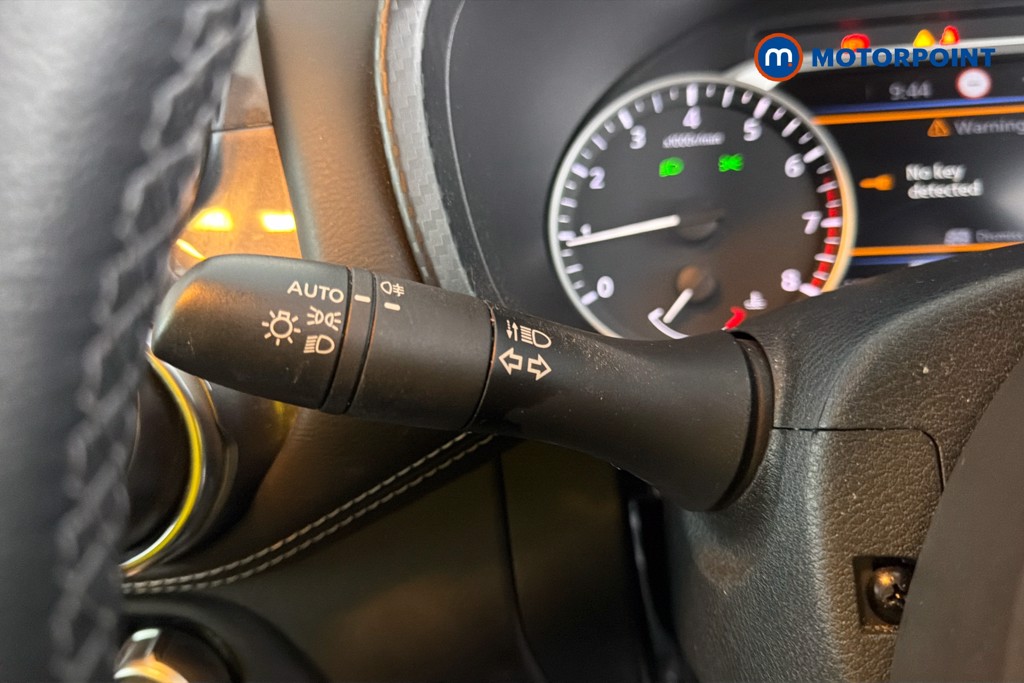 Nissan Juke N-Connecta Manual Petrol SUV - Stock Number (1666039) - 6th supplementary image