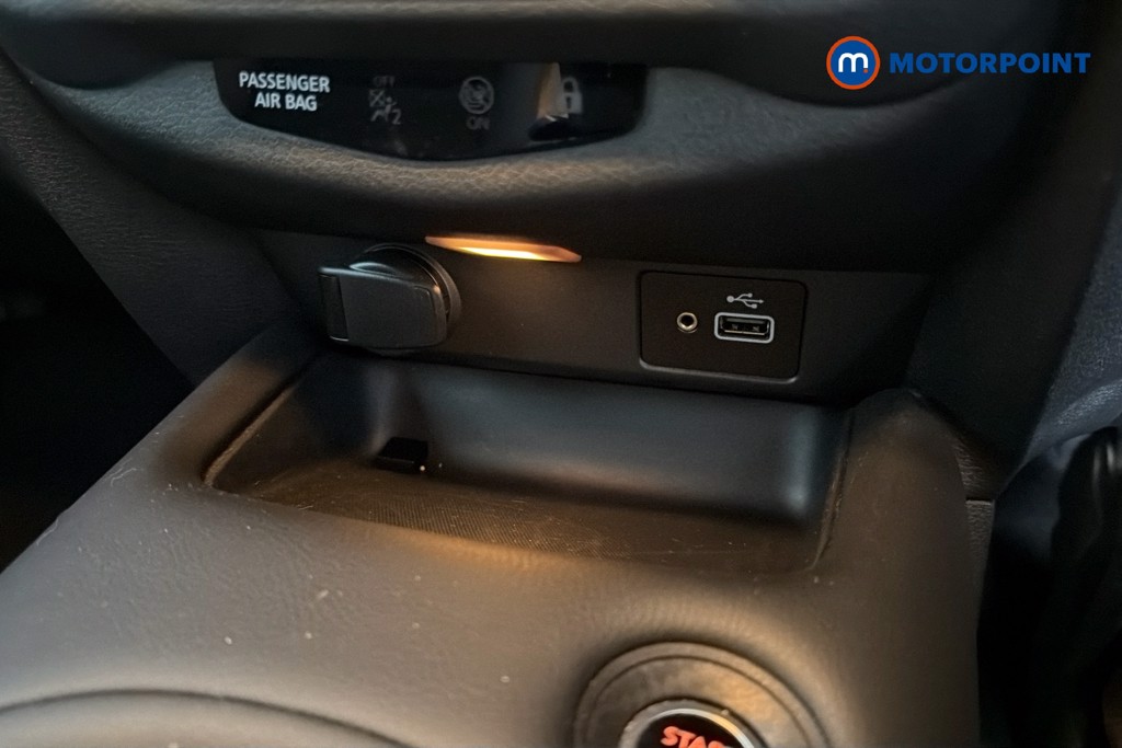 Nissan Juke N-Connecta Manual Petrol SUV - Stock Number (1666039) - 17th supplementary image