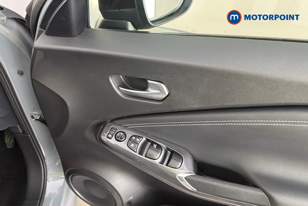 Nissan Juke N-Connecta Manual Petrol SUV - Stock Number (1666039) - 42nd supplementary image