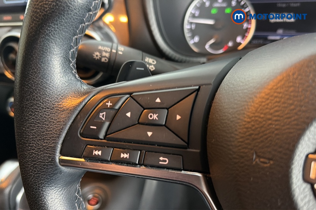 Nissan Juke N-Connecta Automatic Petrol SUV - Stock Number (1667044) - 4th supplementary image