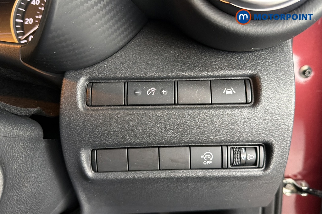 Nissan Juke N-Connecta Automatic Petrol SUV - Stock Number (1667044) - 11th supplementary image