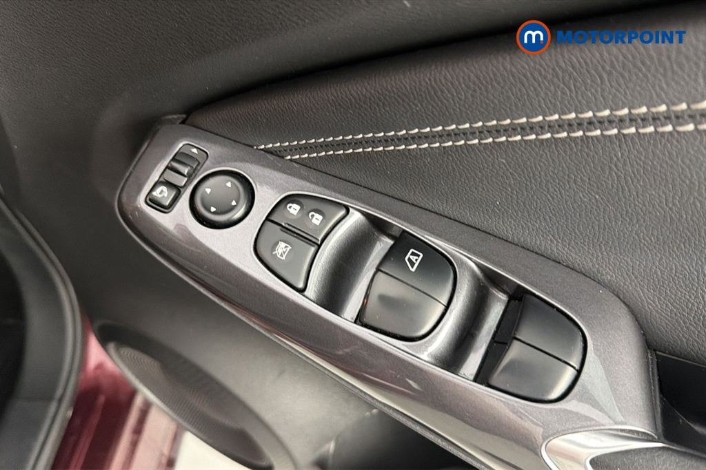Nissan Juke N-Connecta Automatic Petrol SUV - Stock Number (1667044) - 19th supplementary image