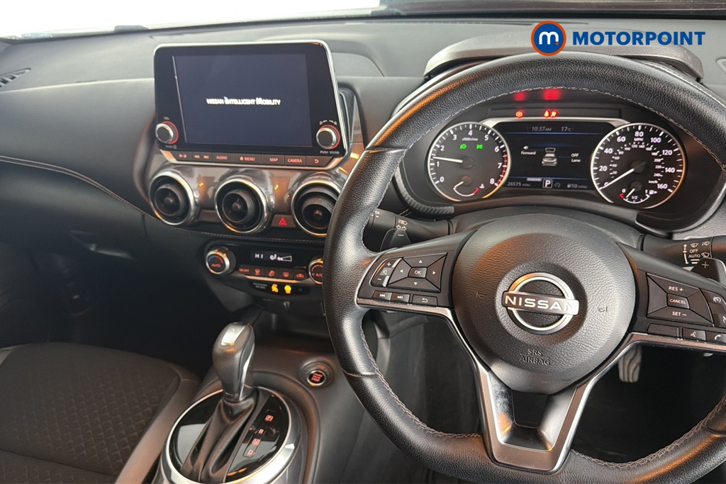 Nissan Juke N-Connecta Automatic Petrol SUV - Stock Number (1667044) - 1st supplementary image