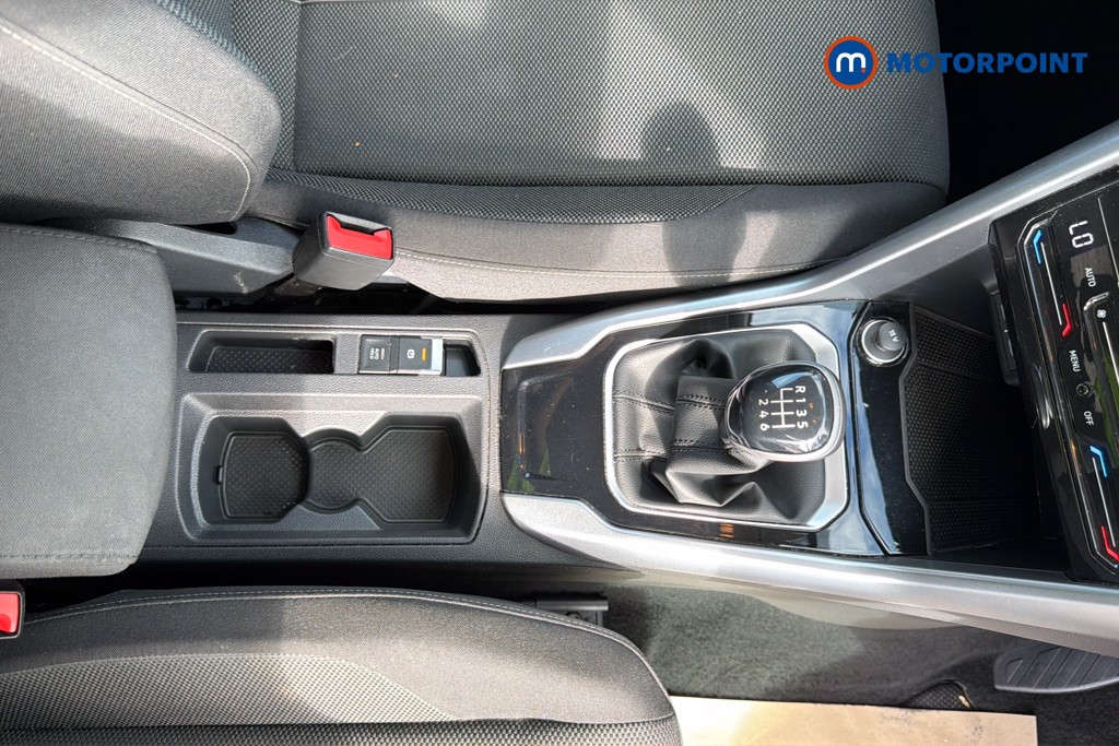 Volkswagen T-Roc Life Manual Petrol SUV - Stock Number (1667381) - 2nd supplementary image
