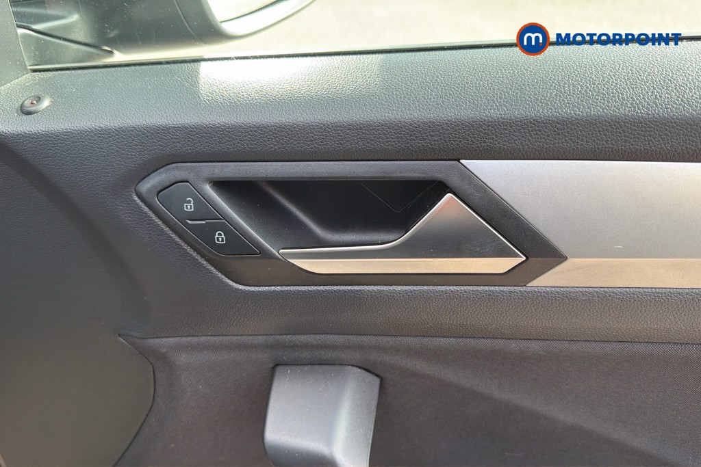 Volkswagen T-Roc Life Manual Petrol SUV - Stock Number (1667381) - 38th supplementary image