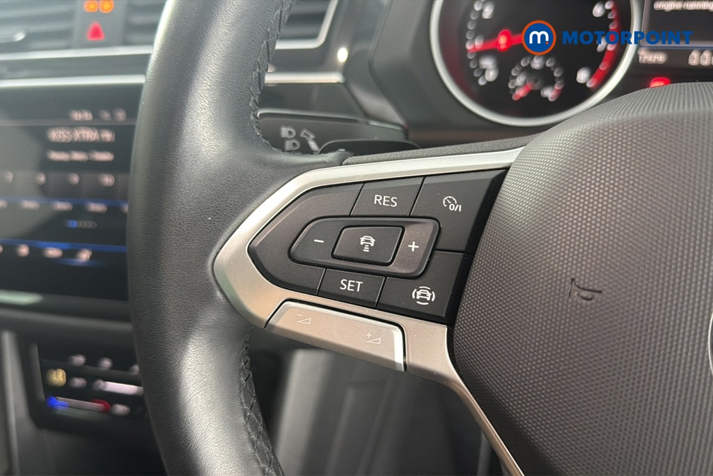 Volkswagen Tiguan Life Automatic Petrol SUV - Stock Number (1667543) - 4th supplementary image