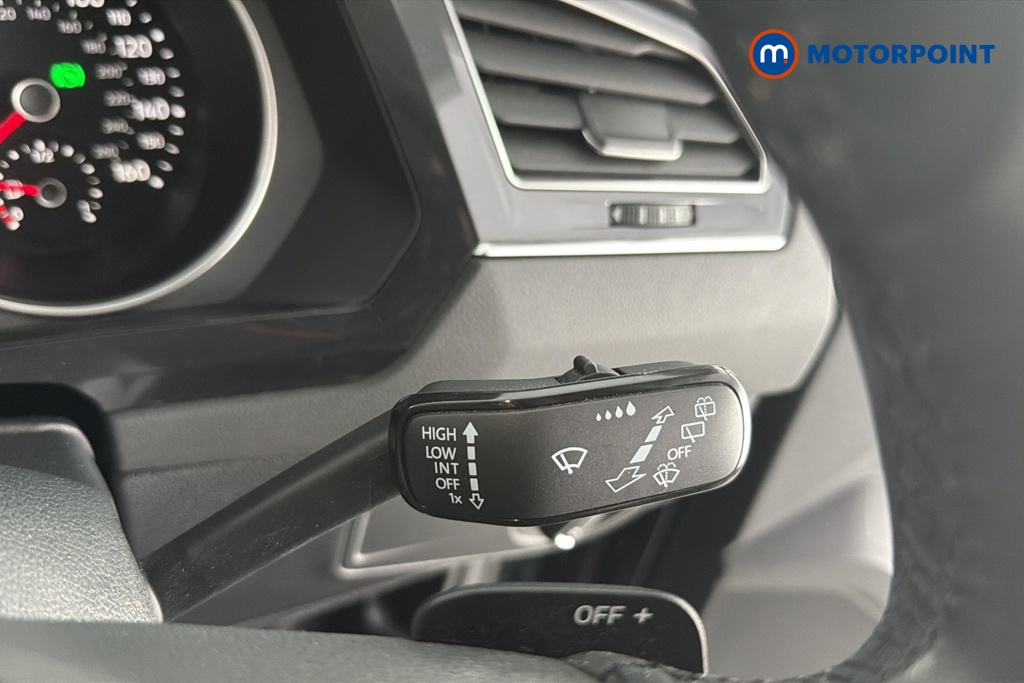 Volkswagen Tiguan Life Automatic Petrol SUV - Stock Number (1667543) - 6th supplementary image
