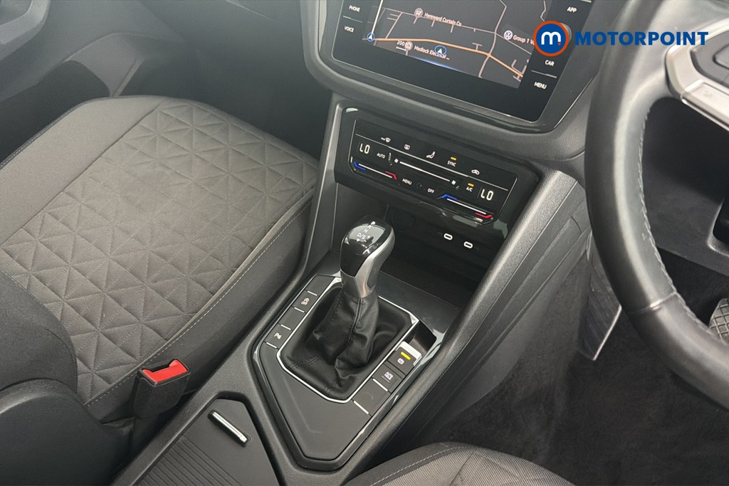 Volkswagen Tiguan Life Automatic Petrol SUV - Stock Number (1667543) - 15th supplementary image