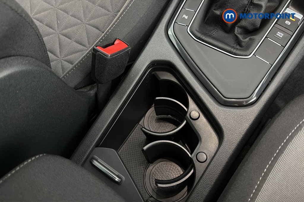 Volkswagen Tiguan Life Automatic Petrol SUV - Stock Number (1667543) - 16th supplementary image