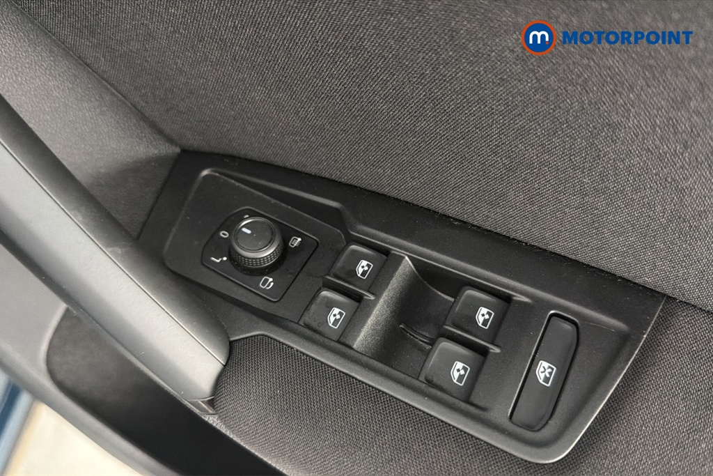 Volkswagen Tiguan Life Automatic Petrol SUV - Stock Number (1667543) - 19th supplementary image