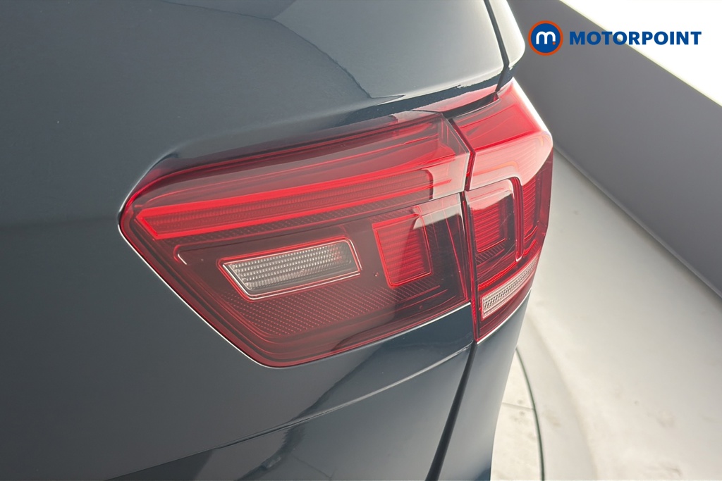 Volkswagen Tiguan Life Automatic Petrol SUV - Stock Number (1667543) - 36th supplementary image