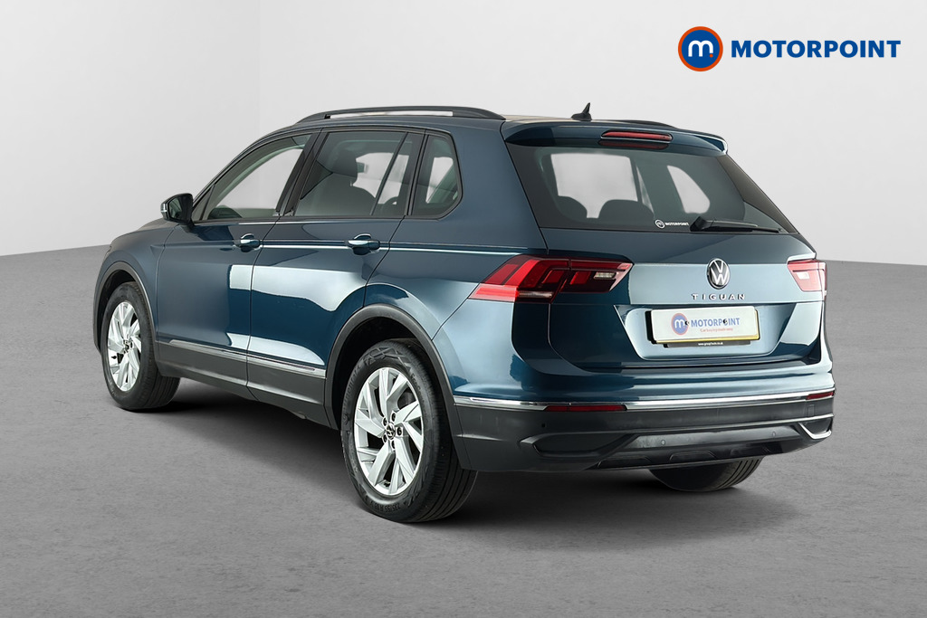 Volkswagen Tiguan Life Automatic Petrol SUV - Stock Number (1667543) - Drivers side rear corner
