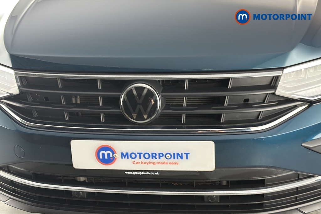 Volkswagen Tiguan Life Automatic Petrol SUV - Stock Number (1667543) - 43rd supplementary image