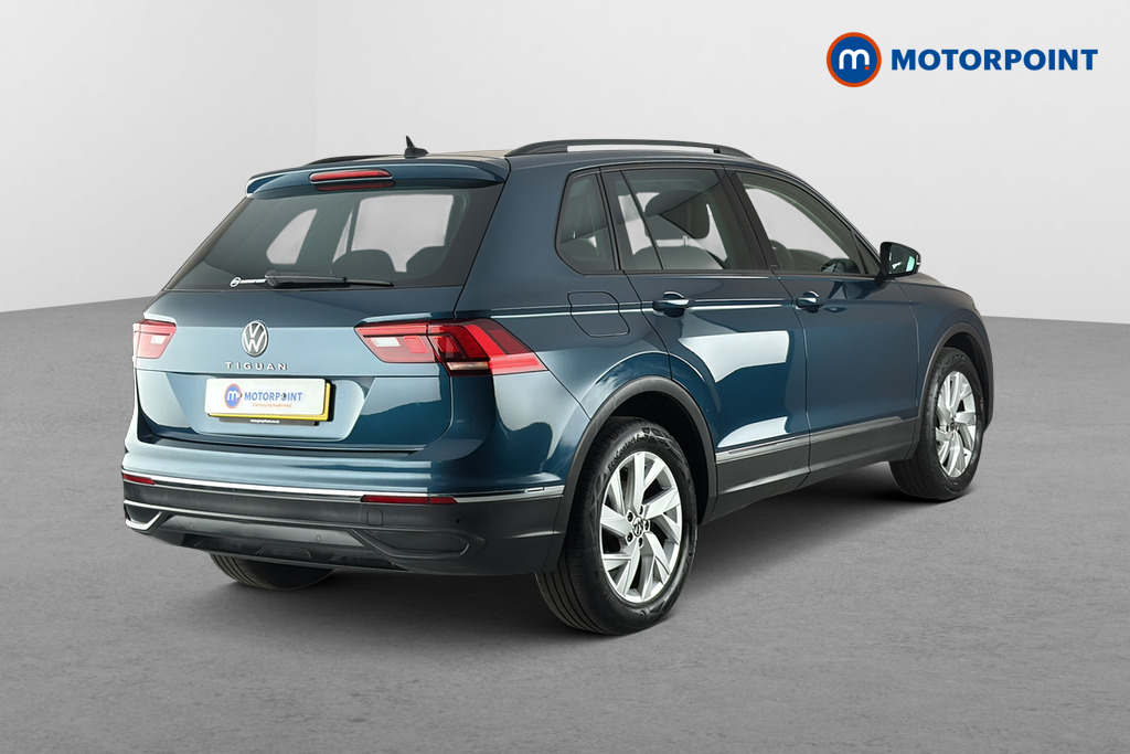 Volkswagen Tiguan Life Automatic Petrol SUV - Stock Number (1667543) - Passenger side rear corner
