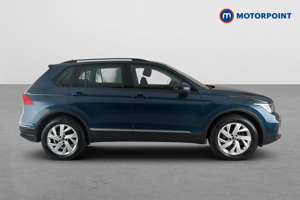 Volkswagen Tiguan Life Automatic Petrol SUV - Stock Number (1667543) - Passenger side