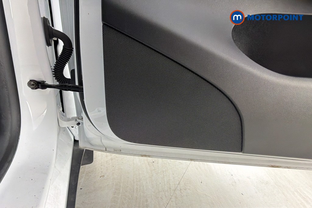 Tesla Model Y Rwd 5Dr Auto Automatic Electric SUV - Stock Number (1667900) - 21st supplementary image