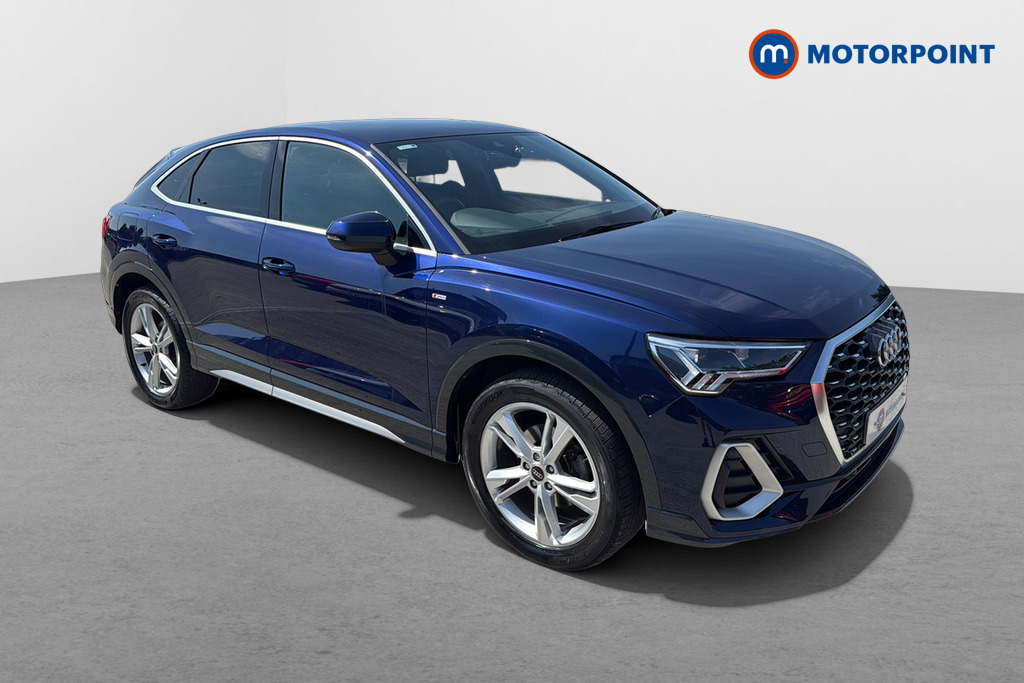 Audi Q3 listing photo