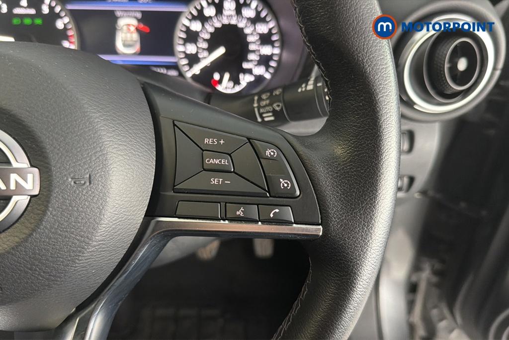 Nissan Juke N-Connecta Manual Petrol SUV - Stock Number (1668002) - 3rd supplementary image
