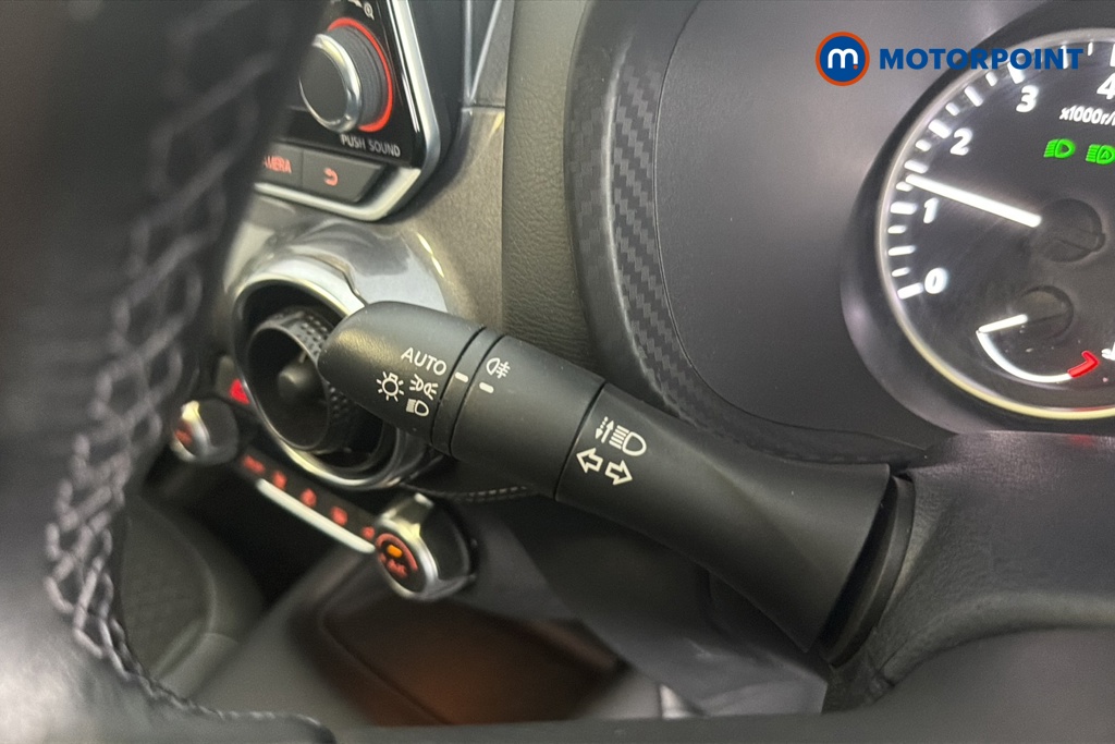 Nissan Juke N-Connecta Manual Petrol SUV - Stock Number (1668002) - 5th supplementary image