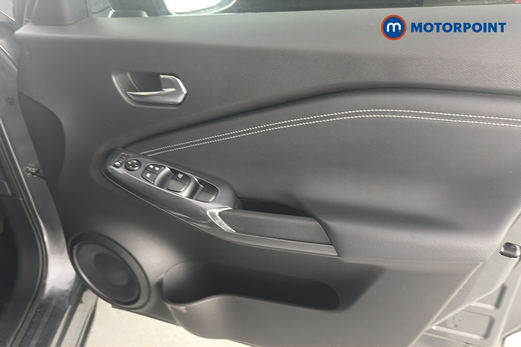 Nissan Juke N-Connecta Manual Petrol SUV - Stock Number (1668002) - 18th supplementary image