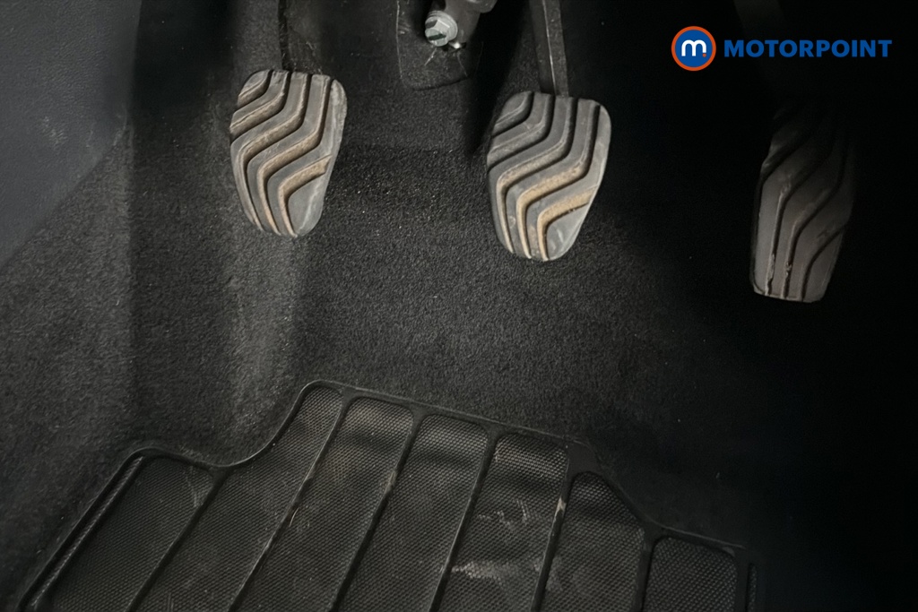 Nissan Juke N-Connecta Manual Petrol SUV - Stock Number (1668002) - 24th supplementary image