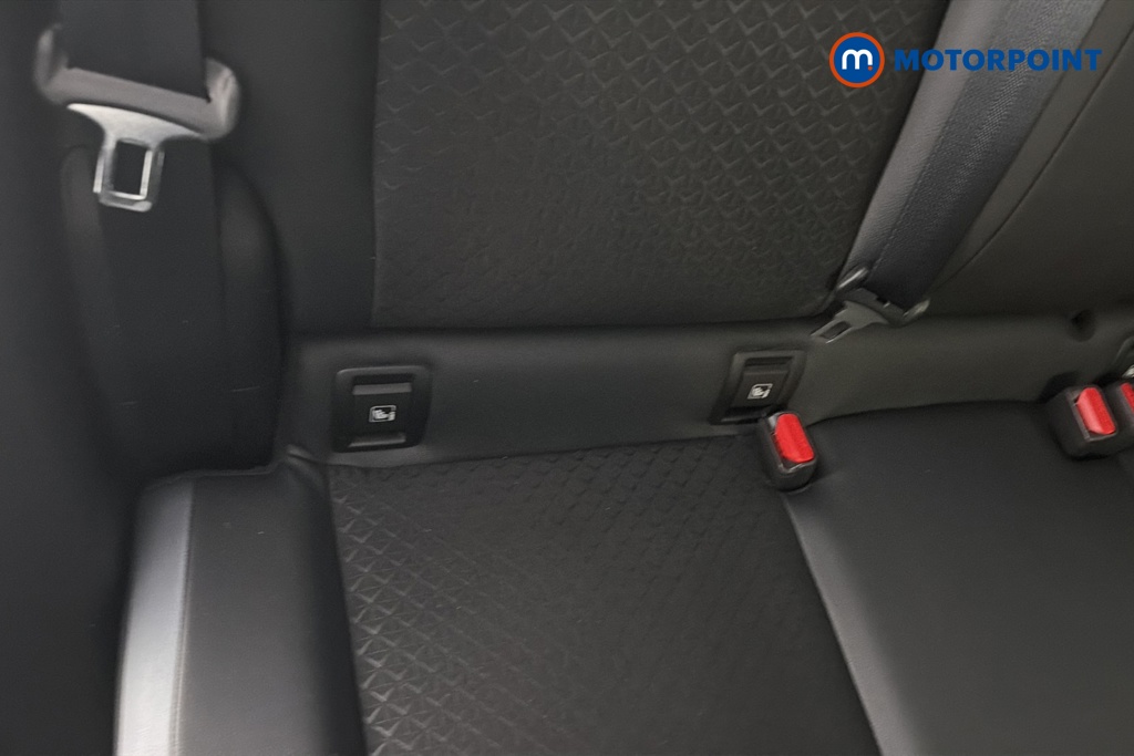 Nissan Juke N-Connecta Manual Petrol SUV - Stock Number (1668002) - 27th supplementary image