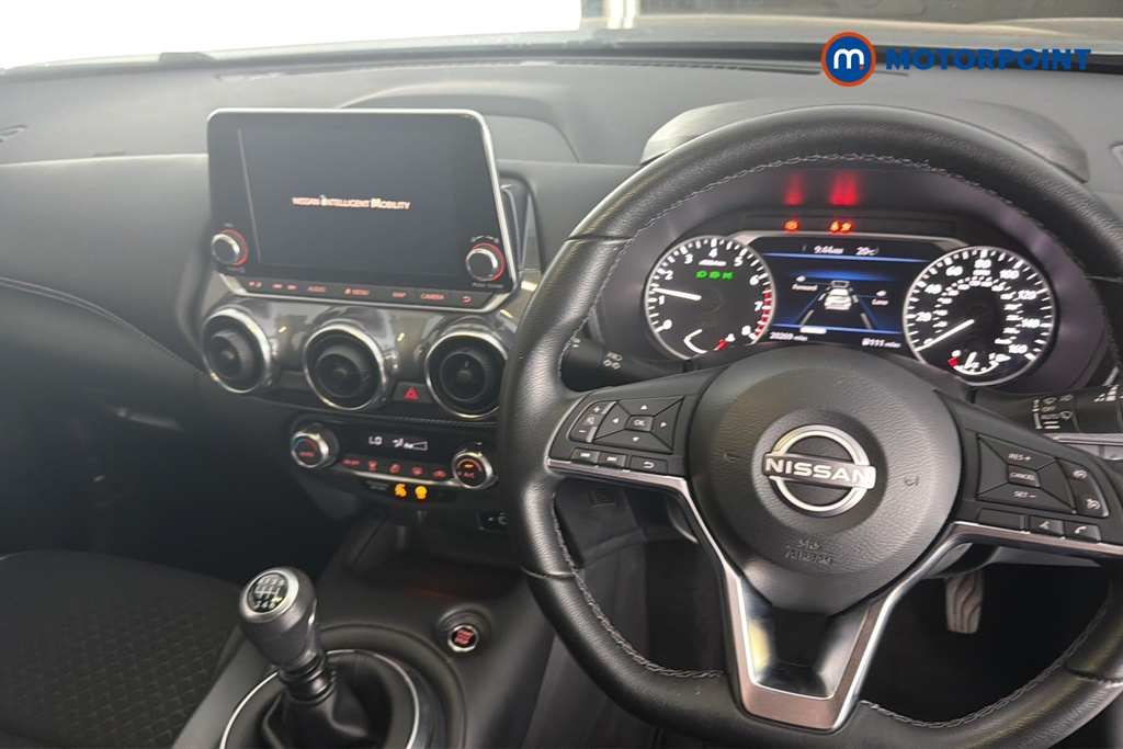 Nissan Juke N-Connecta Manual Petrol SUV - Stock Number (1668002) - 1st supplementary image