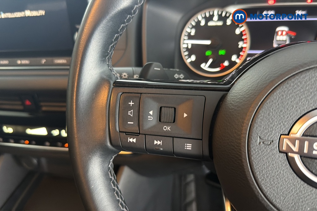 Nissan Qashqai Acenta Premium Automatic Petrol SUV - Stock Number (1668186) - 4th supplementary image