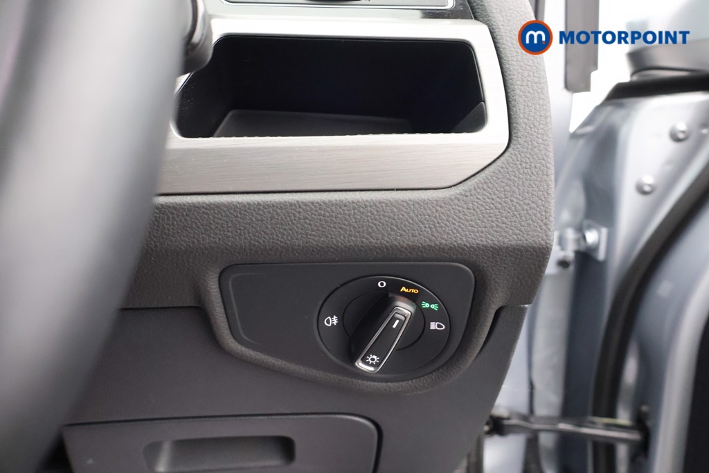 Volkswagen Touran Match Manual Petrol People Carrier - Stock Number (1668475) - 7th supplementary image