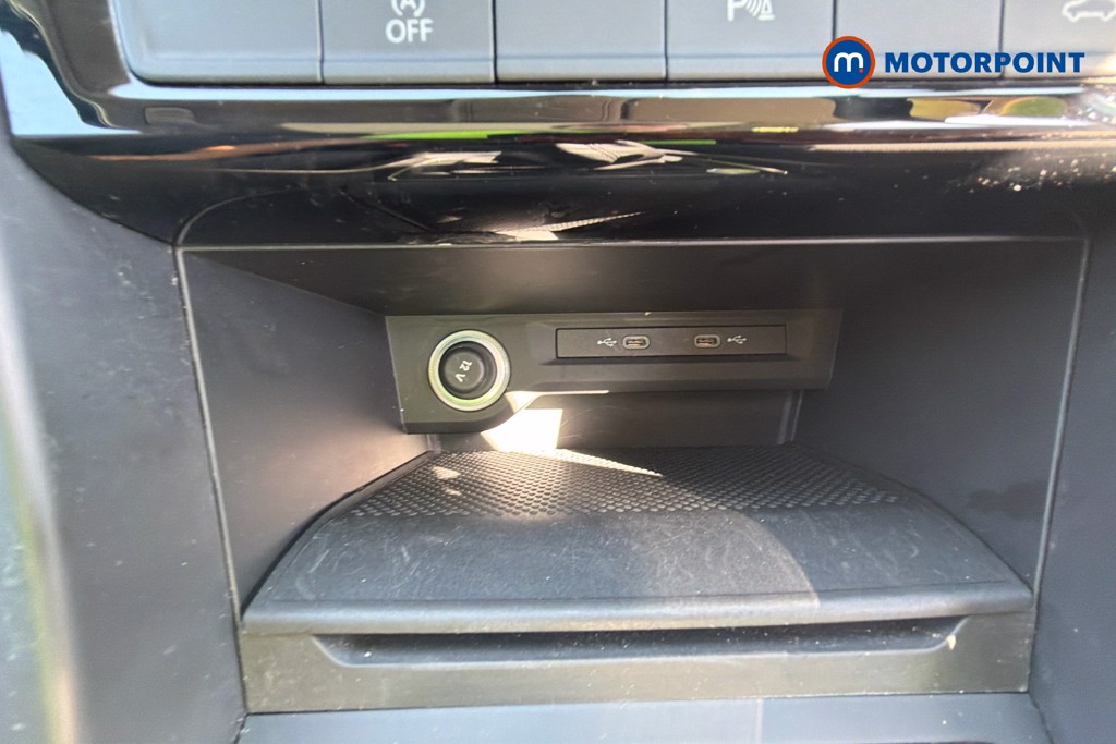 Volkswagen Touran Match Manual Petrol People Carrier - Stock Number (1668480) - 3rd supplementary image