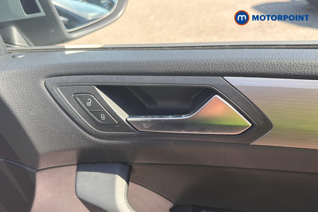 Volkswagen Touran Match Manual Petrol People Carrier - Stock Number (1668480) - 19th supplementary image