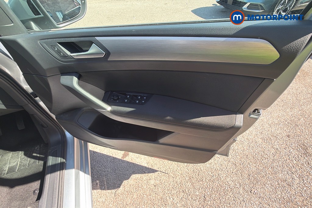Volkswagen Touran Match Manual Petrol People Carrier - Stock Number (1668480) - 38th supplementary image