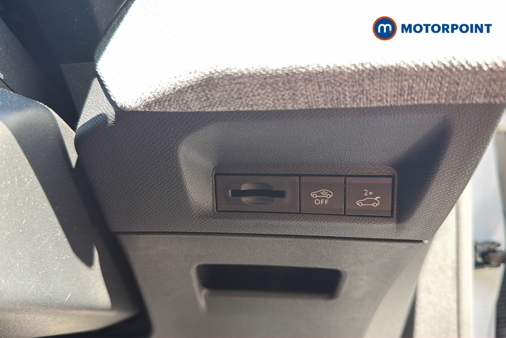 Peugeot 3008 GT Automatic Electric SUV - Stock Number (1577505) - 9th supplementary image