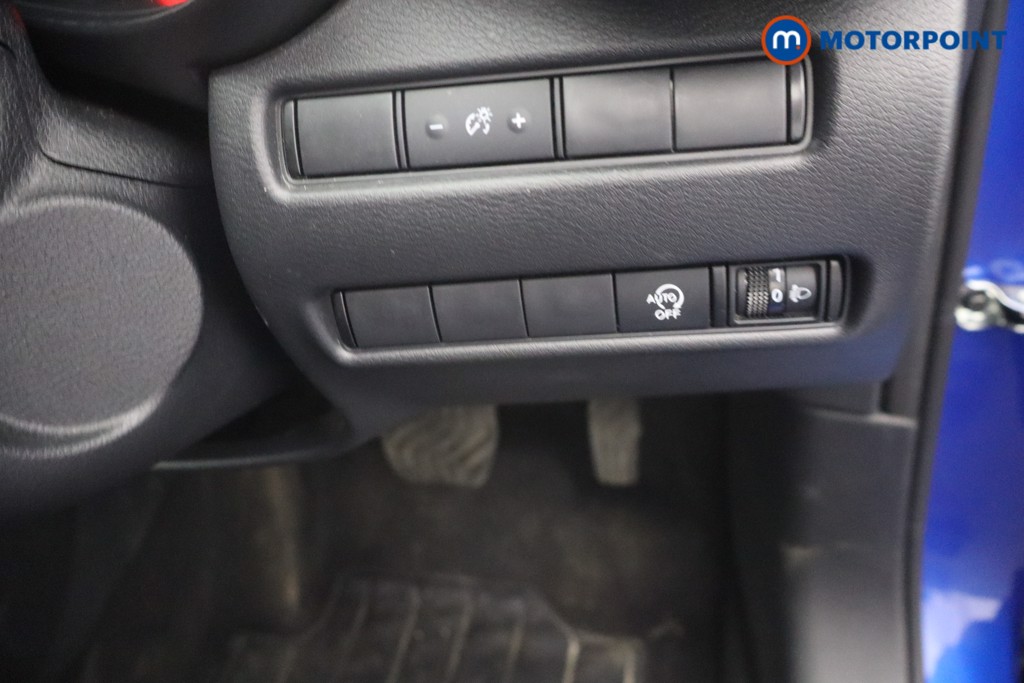 Nissan Juke N-Connecta Automatic Petrol SUV - Stock Number (1642378) - 13th supplementary image