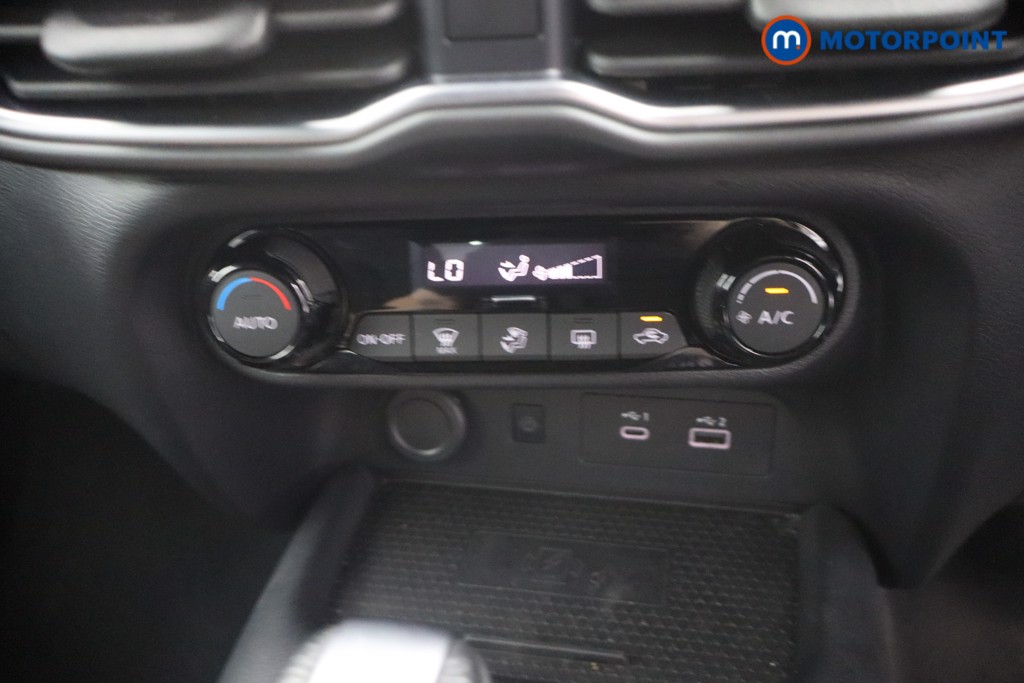 Nissan Juke N-Connecta Automatic Petrol SUV - Stock Number (1642378) - 17th supplementary image