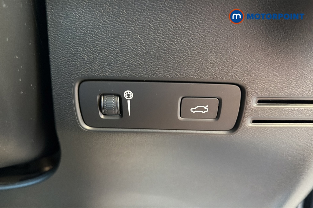 Volvo Xc40 R Design Pro Automatic Petrol SUV - Stock Number (1653053) - 11th supplementary image
