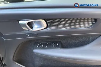 Volvo Xc40 R Design Pro Automatic Petrol SUV - Stock Number (1653053) - 19th supplementary image