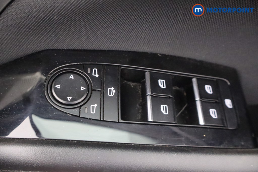 Mazda 3 Exclusive-Line Manual Petrol Hatchback - Stock Number (1656101) - 10th supplementary image