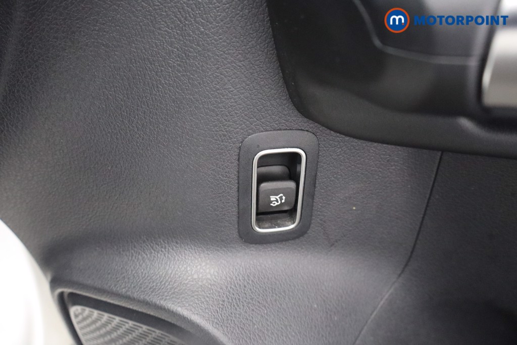 Mercedes-Benz GLA Amg Line Automatic Petrol SUV - Stock Number (1656378) - 11th supplementary image
