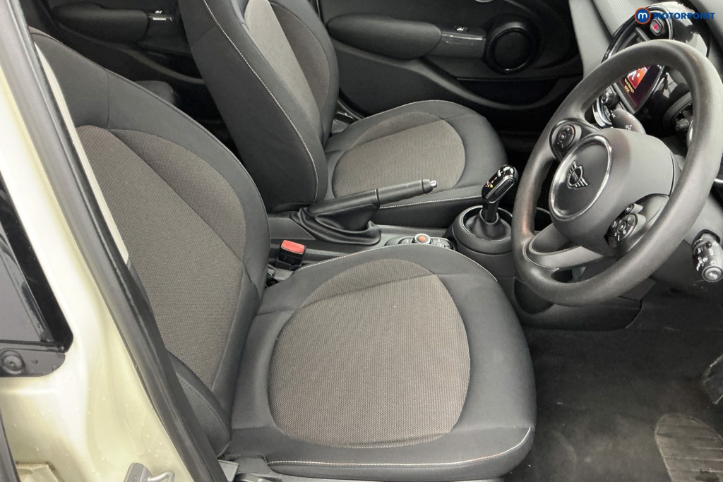 Mini Hatchback Cooper Classic Automatic Petrol Hatchback - Stock Number (1658345) - 5th supplementary image
