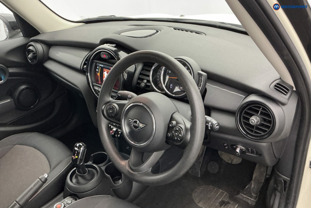 Mini Hatchback Cooper Classic Automatic Petrol Hatchback - Stock Number (1658345) - 8th supplementary image