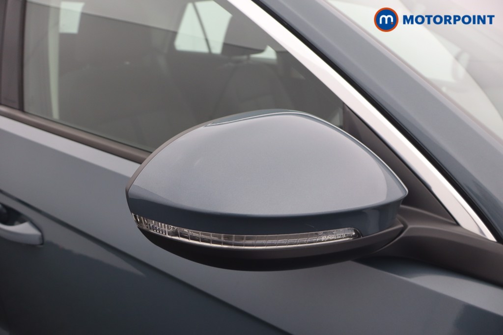 Volkswagen T-Roc Life Manual Petrol SUV - Stock Number (1659420) - 18th supplementary image